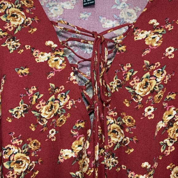 FOREVER 21 long sleeve crop flower corset tie - Picture 4 of 4